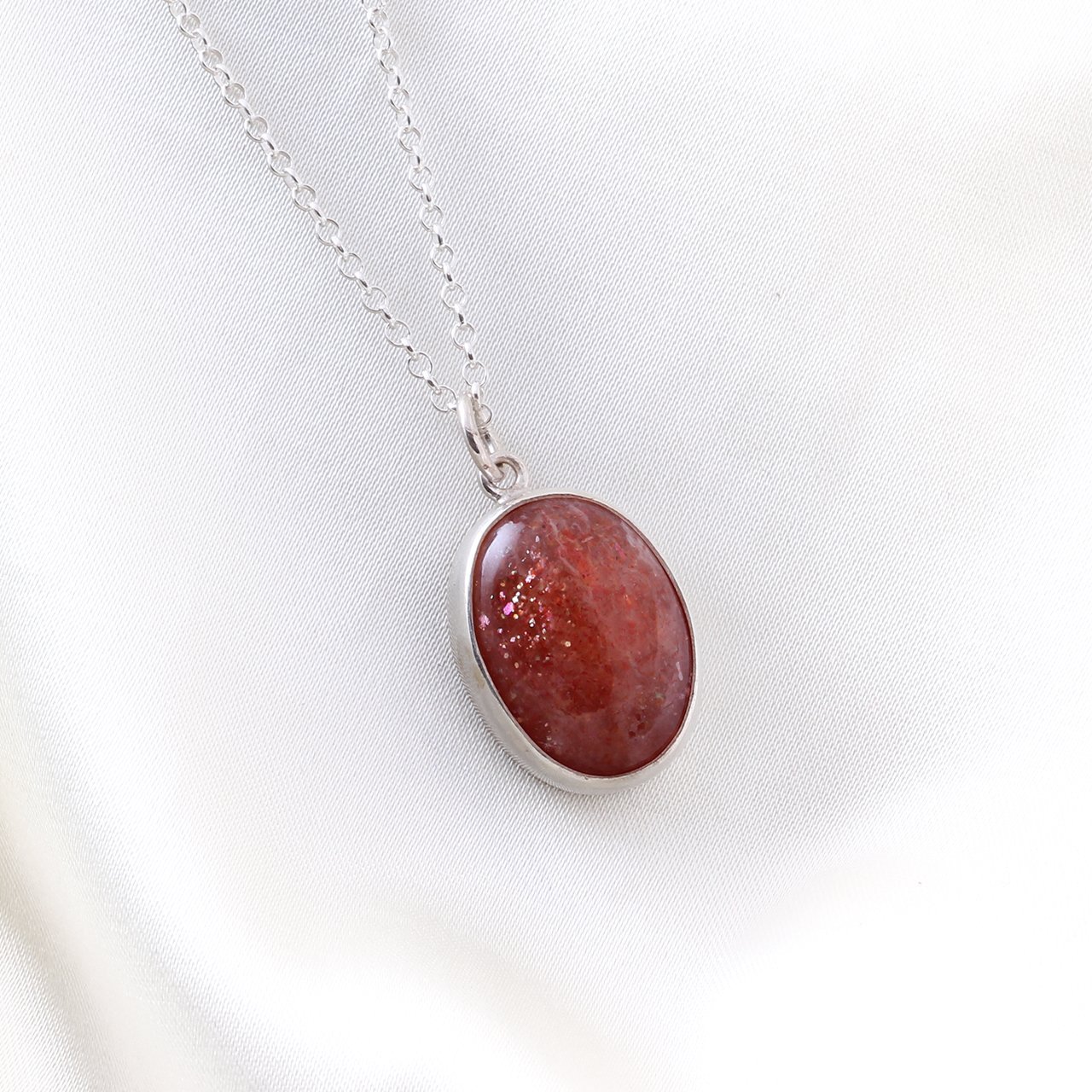 Güneş Taşlı Minimal Kolye