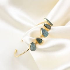 Carving Yapraklı Zümrüt Bileklik