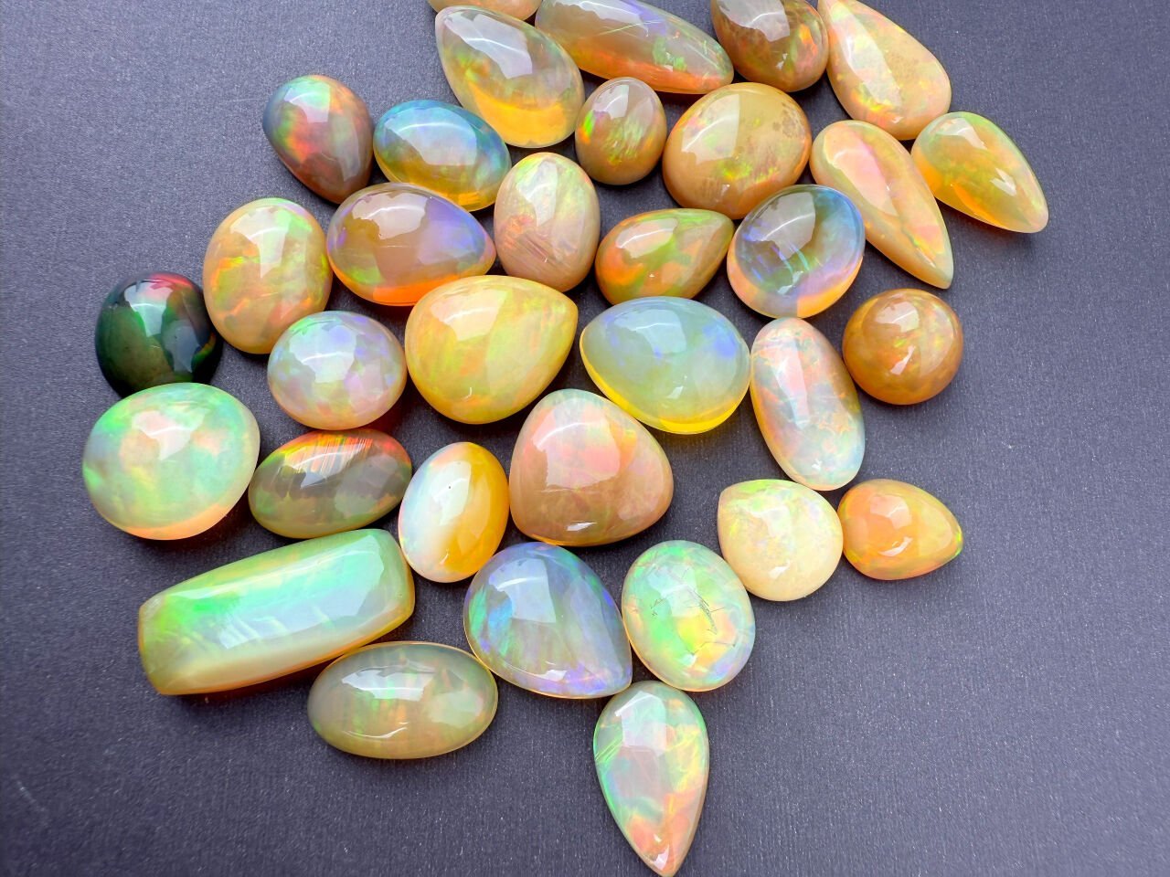 Opal Taşı Nedir, Faydaları Nelerdir?