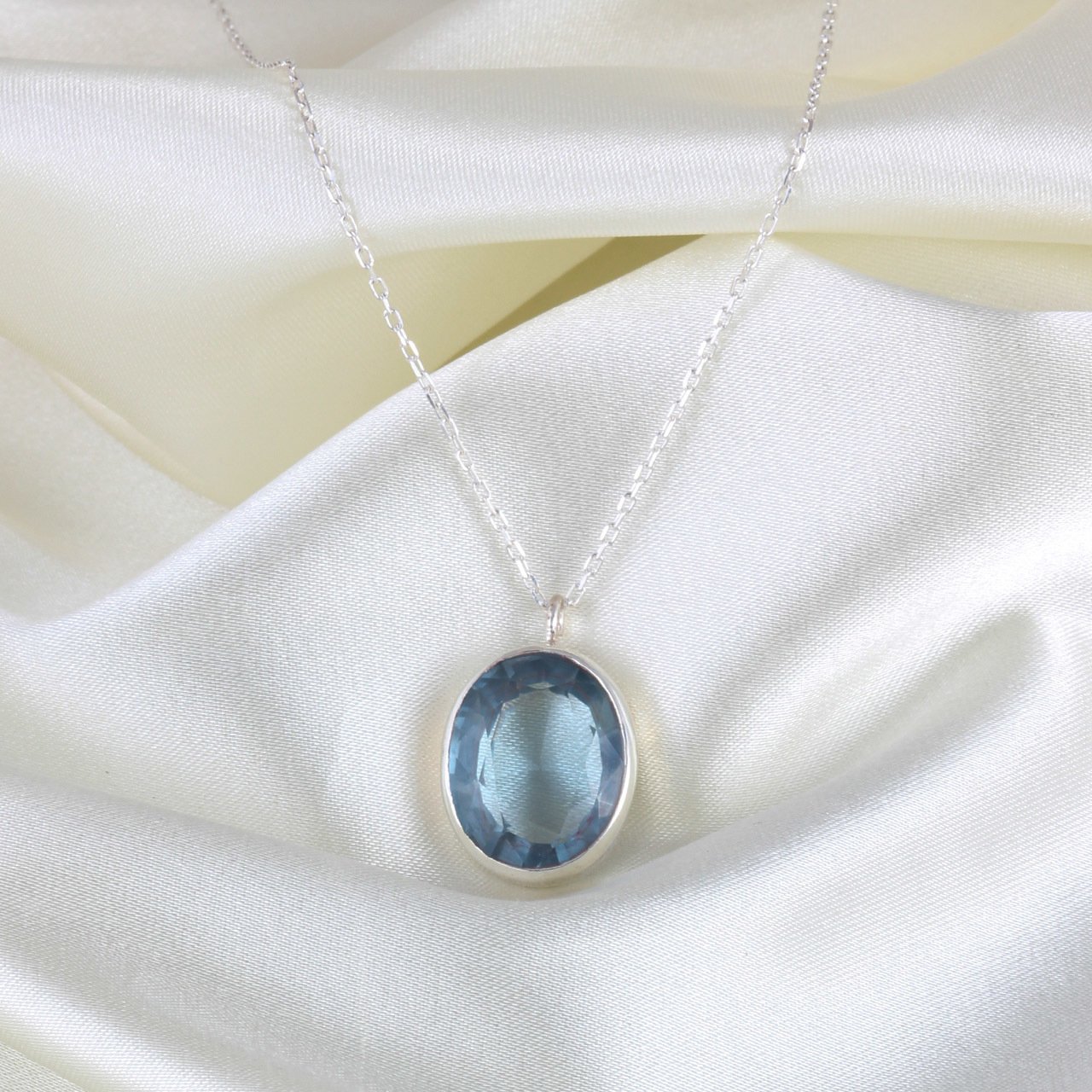 Mavi Topaz Doğaltaşlı Minimal Gümüş Kolye
