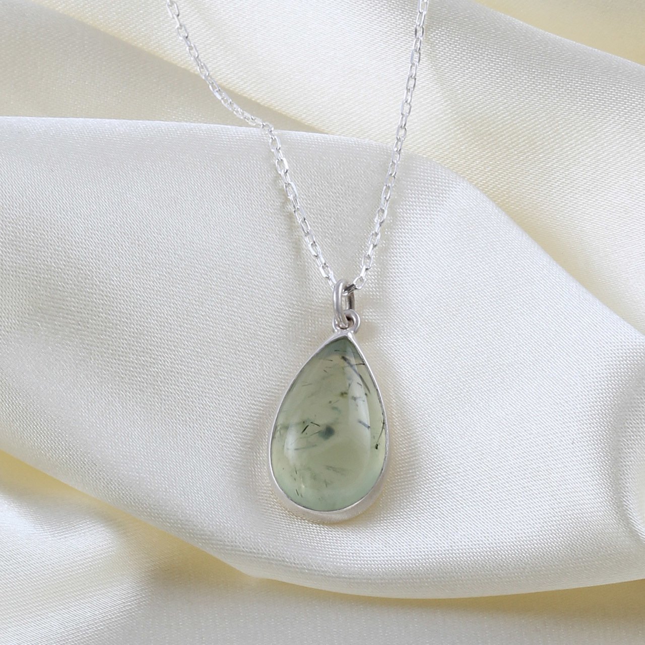 Prehnite Doğaltaşlı Minimal Gümüş Kolye