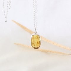 Damla Kehribar Minimal Gümüş Kolye