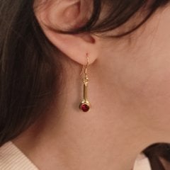 Garnet Doğaltaşlı Minimal Çocuk Küpe