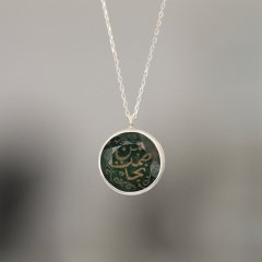 Zümrüt Doğaltaşlı (Kim susarsa kurtulur ) Yazılı Gümüş Kolye
